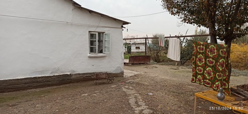 Boyovutda uy sotiladi