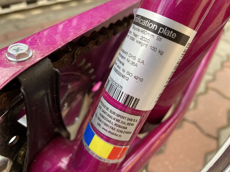 Vand 2 biciclete dama , Triumf si pegas noi nefolosite .