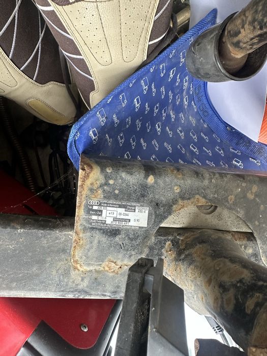 Carlig Audi Audi A4 B6 (2000–2004) și Audi A4 B7 (2004–2008)