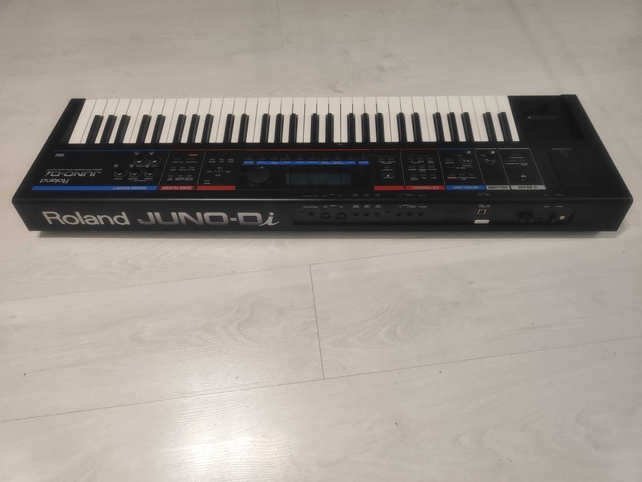 Roland JUNO Di професионален преносим синтезатор 61 клавиша