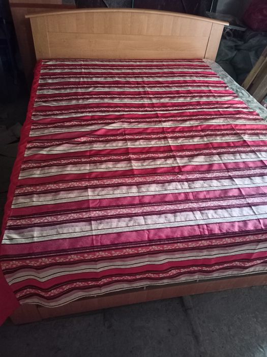 Продам двухспальную кровать