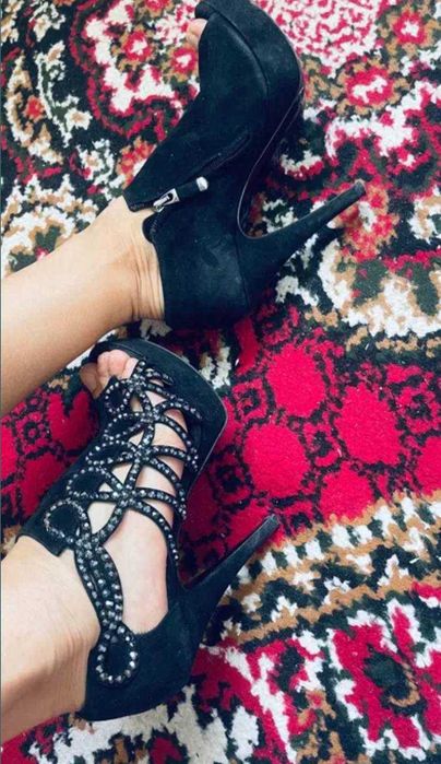 Женские босоножки