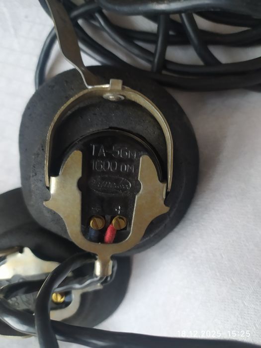 Наушники продам .