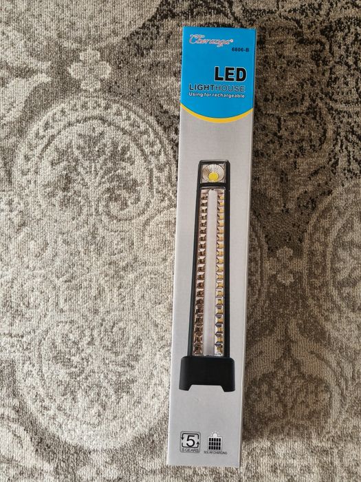 Lampa led cu încărcare solară