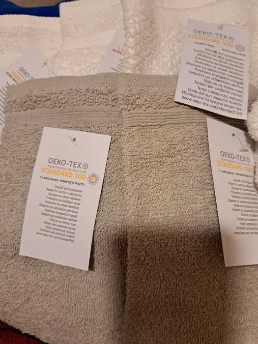 Fata de perna decorativa,gri si manusi din bumbac pentru baie