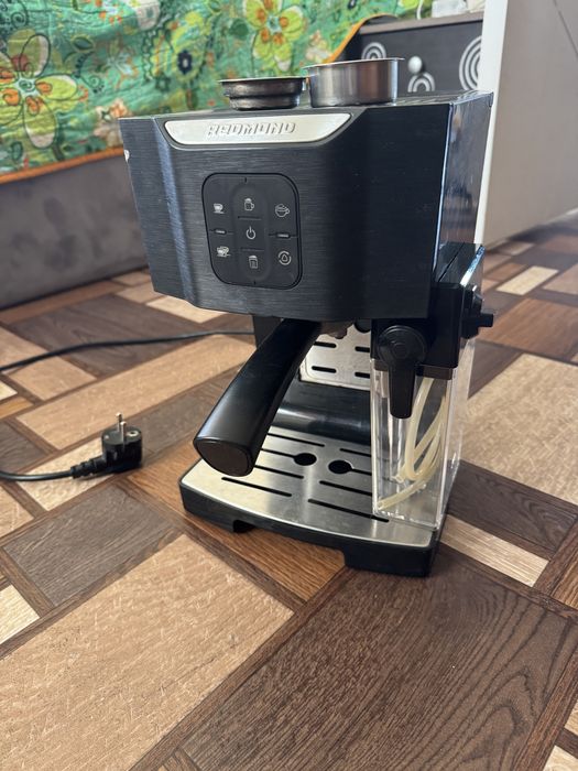 Кофеварка REDMOND