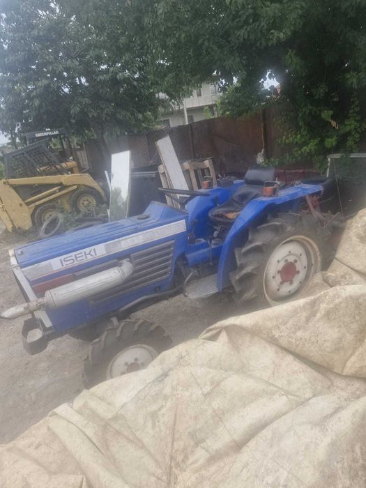 Închiriez tractoraș pentru arat și discuit grădini