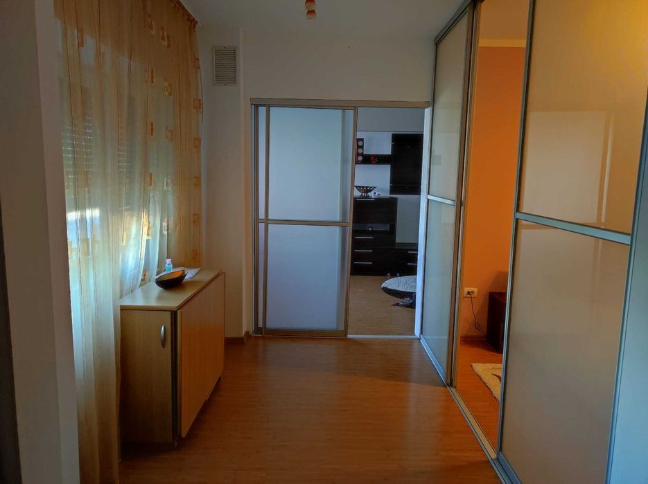 Inchiriez apartament