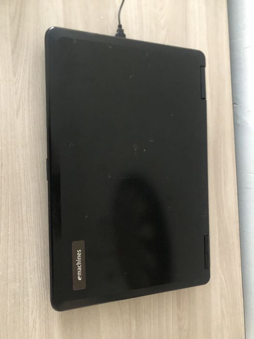 Ноутбук eMachines E525 Торг есть — для учёбы и игр