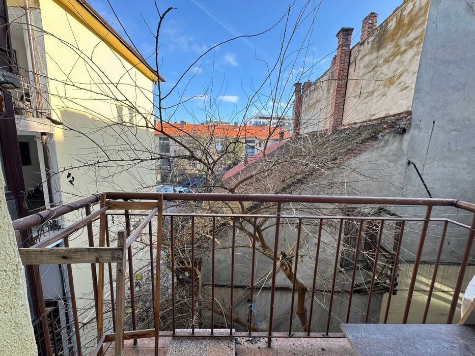Vând apartament cu 2 camere decomandate, str Horea
