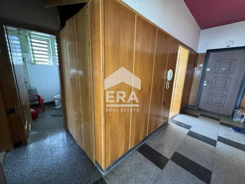 Продава се Тристаен апартамент в Хасково, Дружба 1 - 77 кв.м за 1096 €/кв.м - Снимка #2