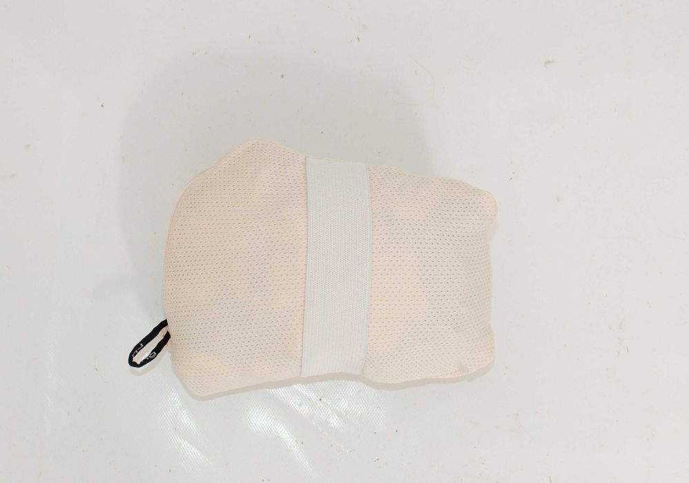 Adidas оригинално дамско яке бежово леко ветровка за бягане XS