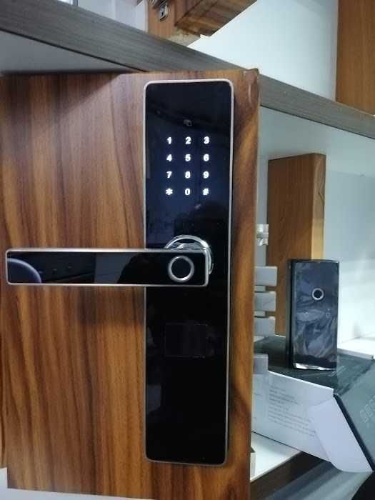 Montaj Yale Inteligente Configurare