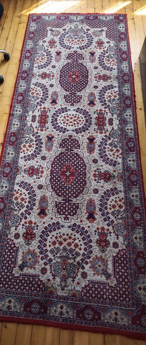 Големи красиви килими