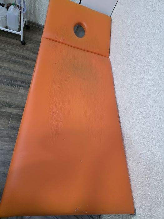 Продам массажную кушетку