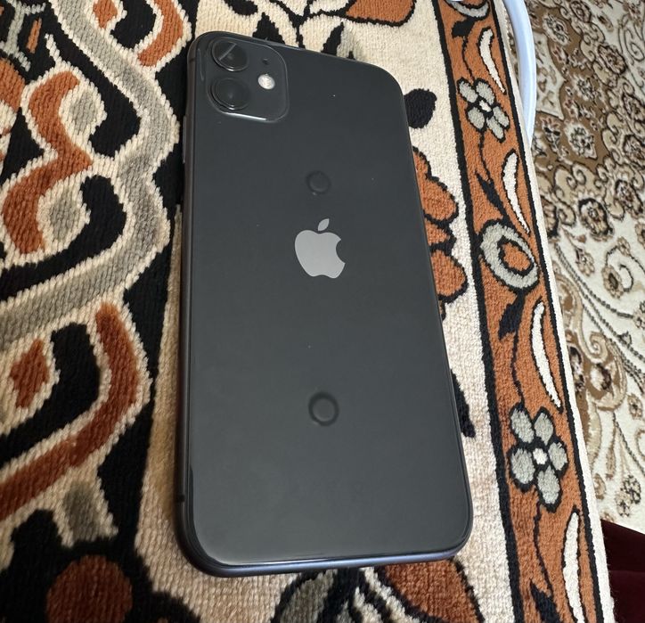 Продам айфон 11 на 64 гигабайт