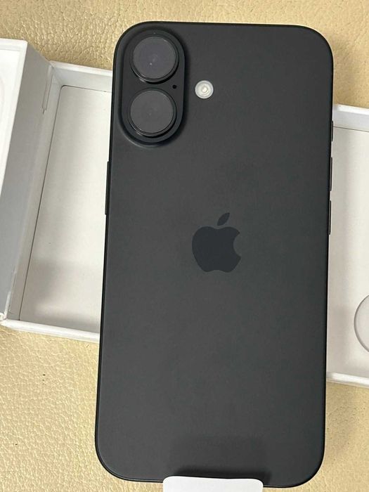 Iphone 16 black 128gb чисто нов