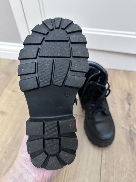 Продам зимние ботинки для девочки