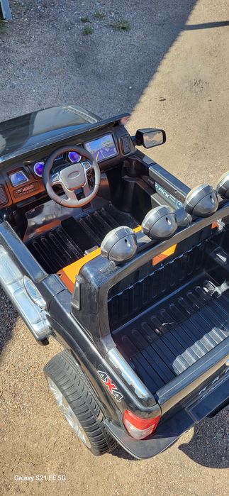 Продам детскую машину марки ford