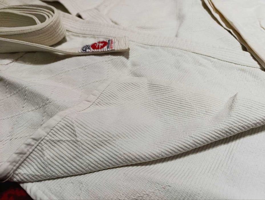 Кимано Дзюдоги белое,