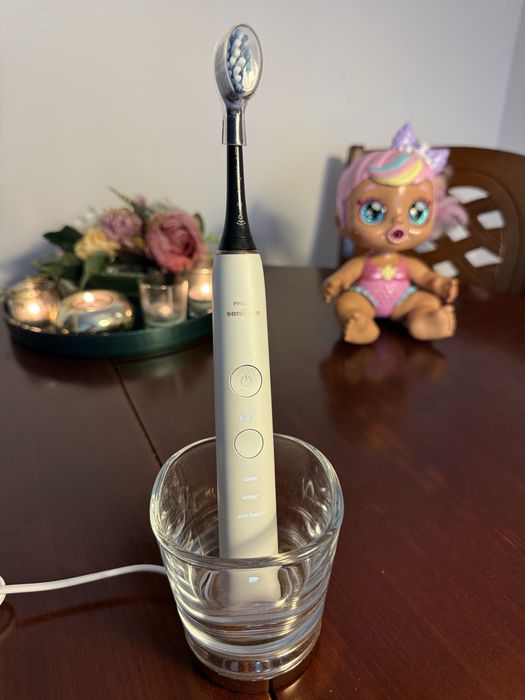 Philips Sonicare DiamondClean Seria 9000, Roz Auriu