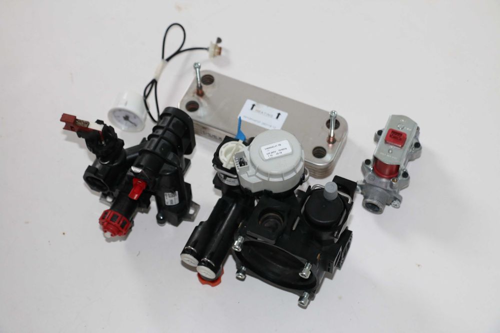 Grup hidraulic tur retur centrala termica Ferroli Divacondens F24D