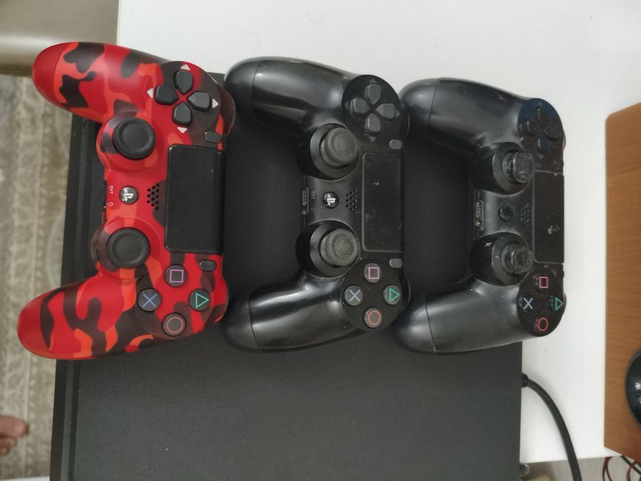 Продам хороший Ps 4