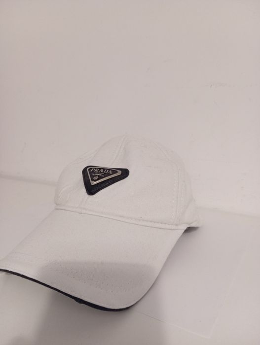 Șapcă Prada originala