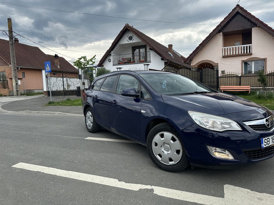 Opel Astra J 2012 1.7d
