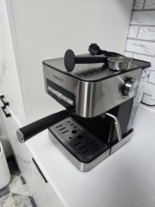 Продам кофеварку SOKANY.