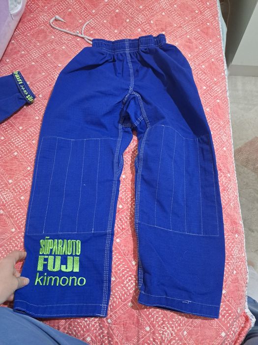 Продам кимоно для джиуджитсу
