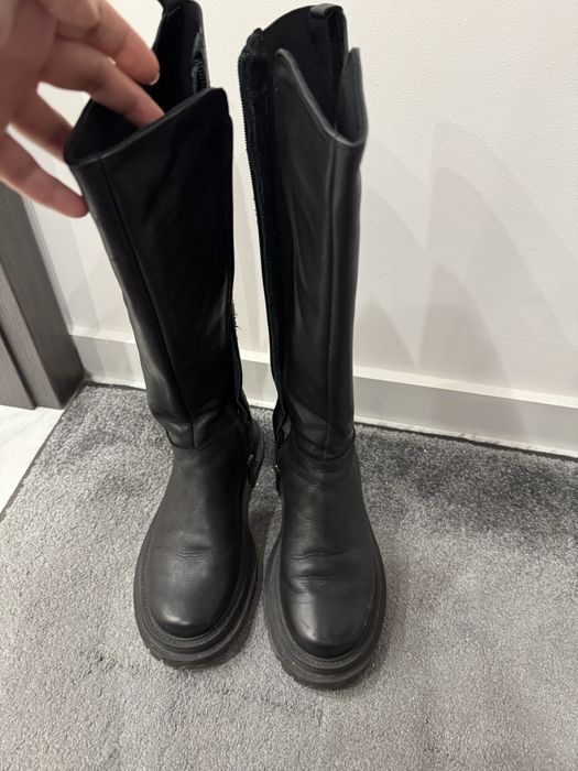 Лоуфъри естествена кожа и естествен лак и естествен велур