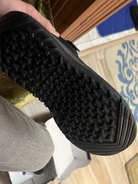 Кроссовки зимние