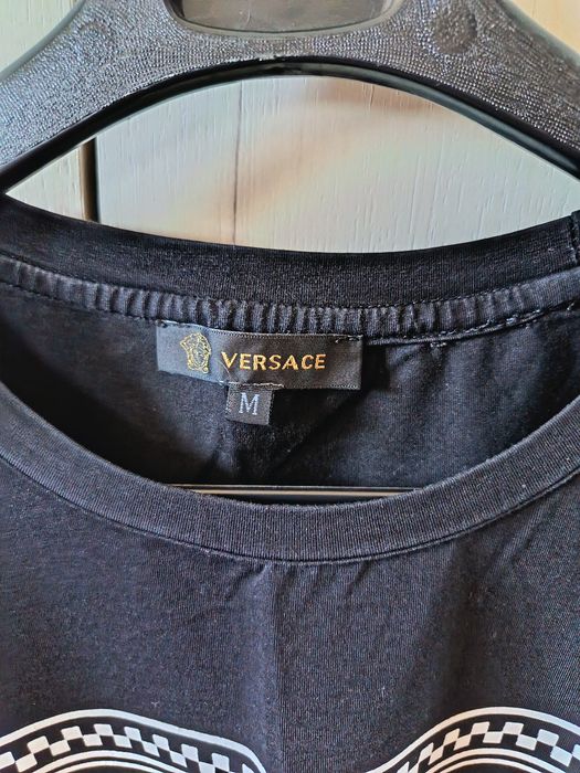 Vând tricou Versace dama