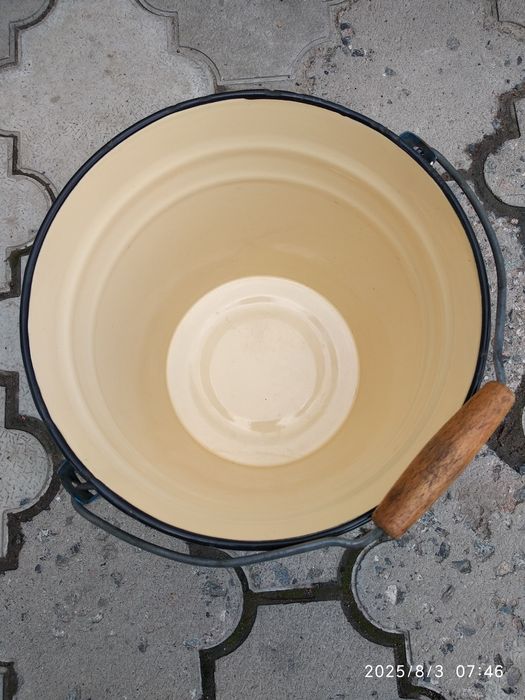 Продам ведро эмалированное Советское.