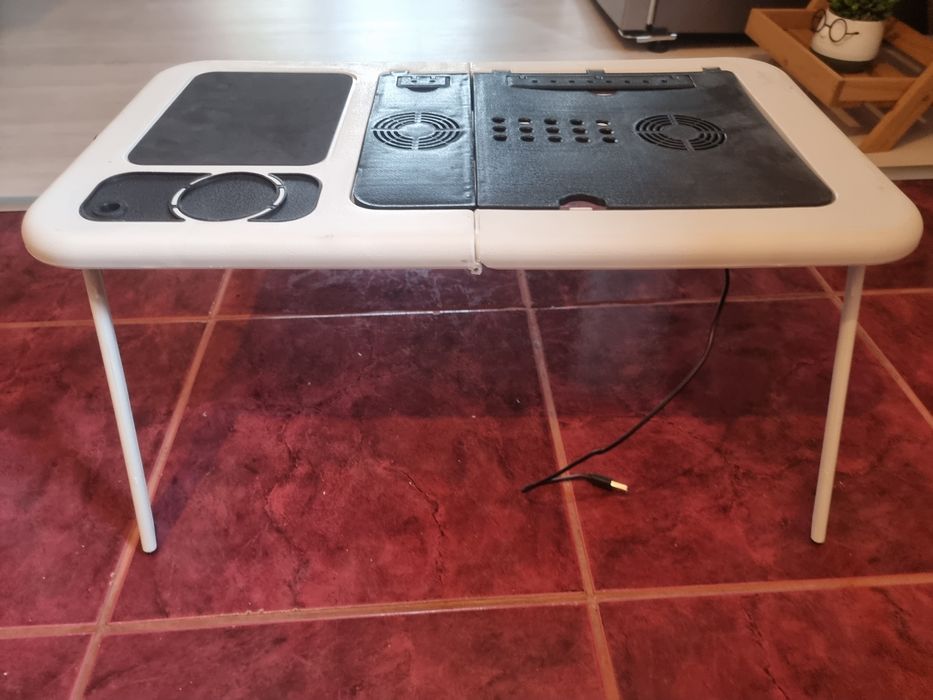 Măsuță pt laptop cu ventilator