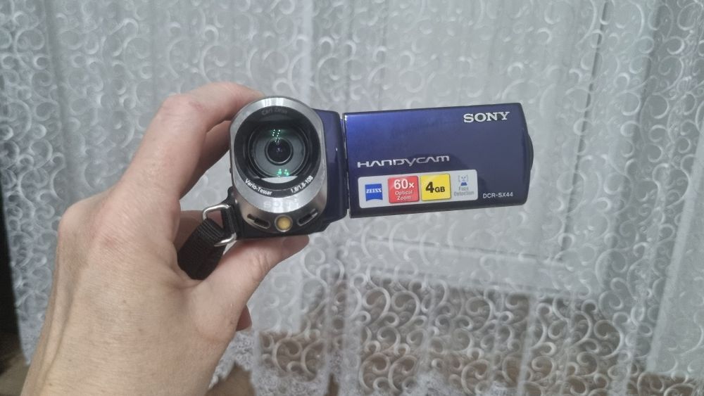 Видеокамера цифровая SONI