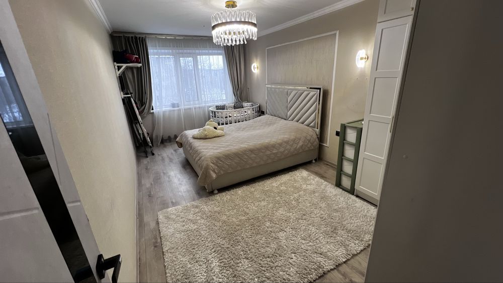 Продаю квартиру. 3-хкомнатная. Кухня-студия.В Майкудуке 17мкр.