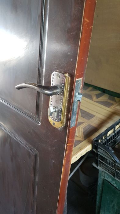 Продам двери ...