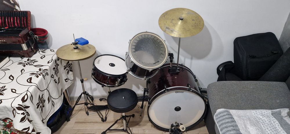 Tobe schubert ( pearl tama roland alesis yamaha zeta  jv45 dynacord rcf fbt tobe electronice t.bone cd 55 bd 200 vioara maggini stradivarius 1713 ).