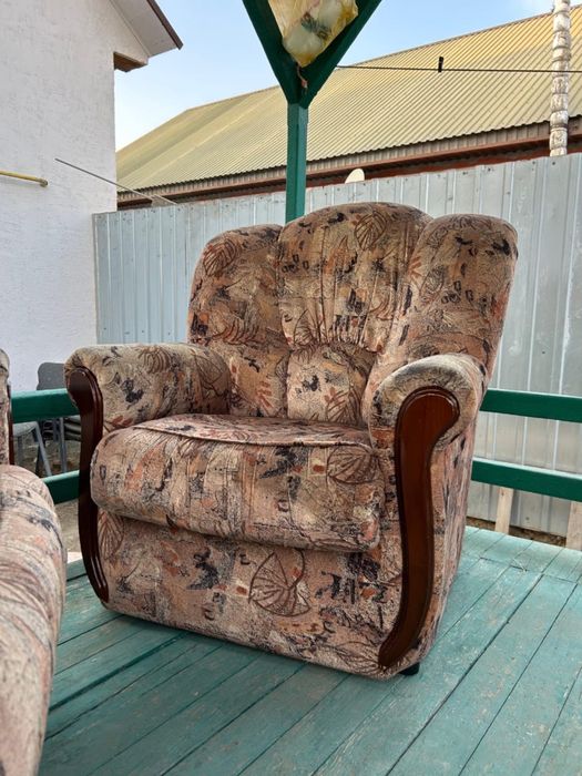 Диван и 2 кресла