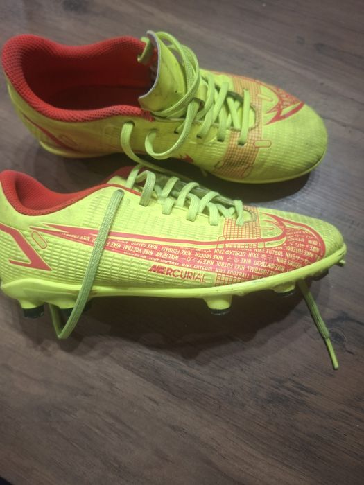 Ghete fotbal copii Nike mercurial nr.32 si 33 Fieni • OLX.ro
