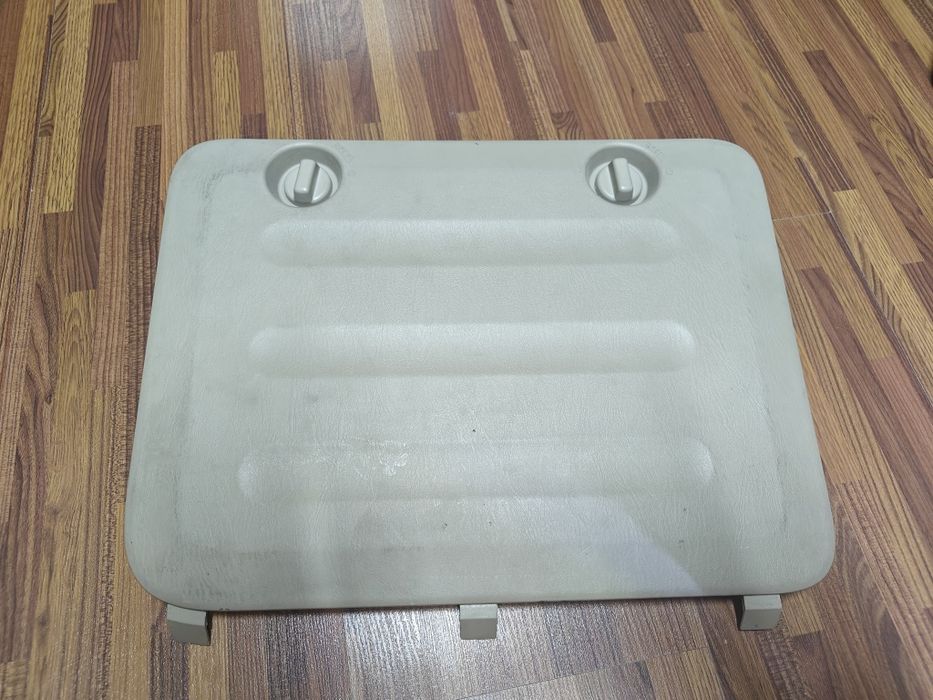 Крышка инструментального отсека Toyota Prado 120