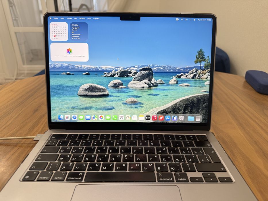 MacBook Air M2 (2022) — шустрый и надежный ноут