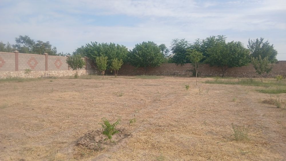 Yer uchastka sotiladi