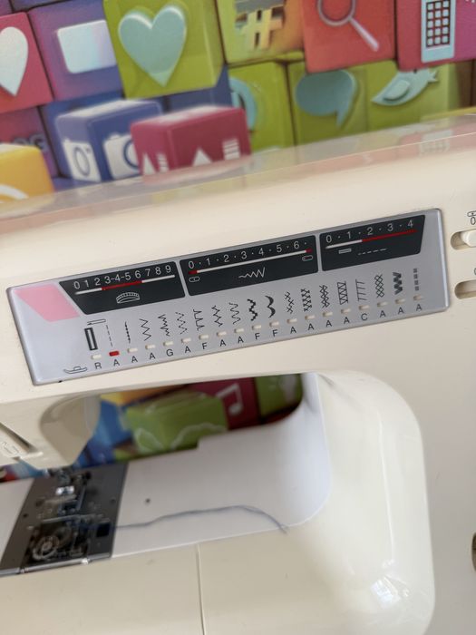 Швейная машина Janome 7518A