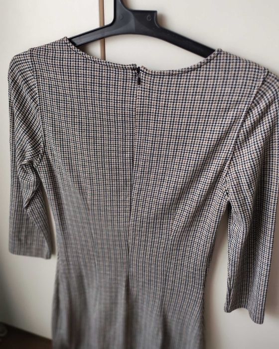 Вталена рокля Mango и късо сако KENSOL, пасващи си идеално, размер S