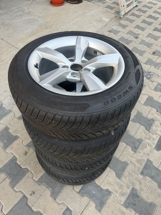 Vând cauciucuri m+ S Audi a 4 205/55/16