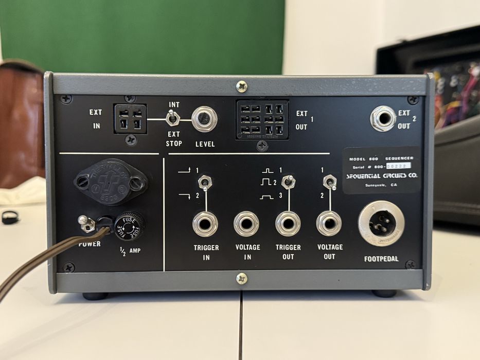 Sintetizator Sequential Circuits Model 800