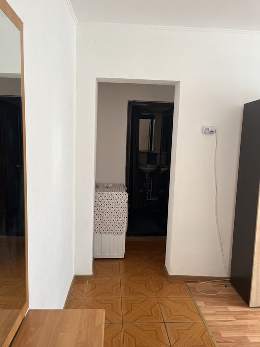 Inchiriez apartament cu o camera zona obor Braila